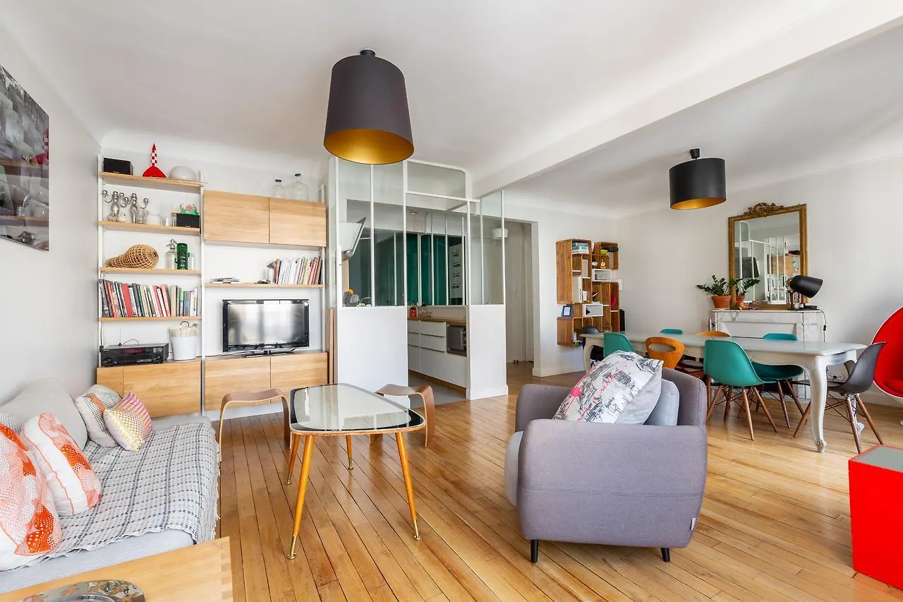 Veeve - Retro Chic In Petit Montrouge Apartment Paris