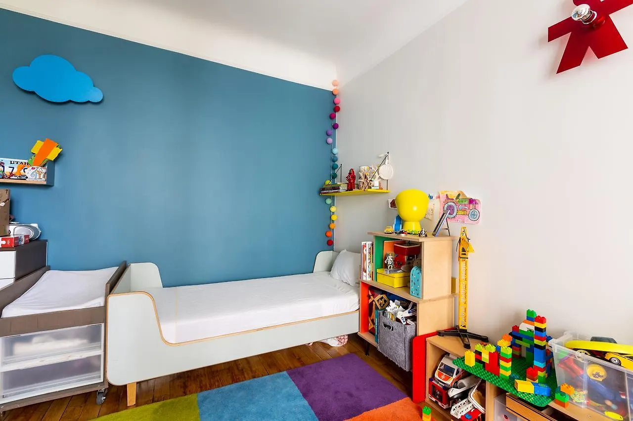 Veeve - Retro Chic In Petit Montrouge Apartment Paris France