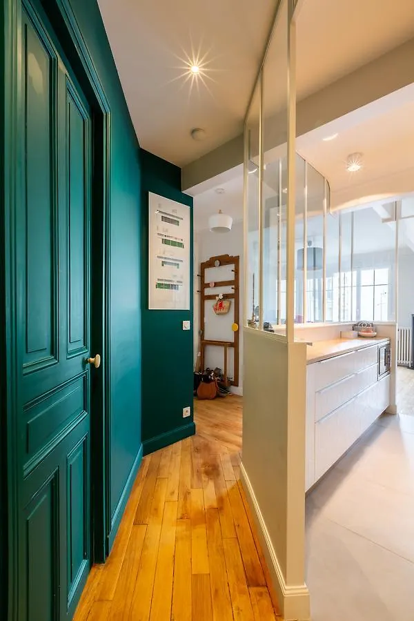 Veeve - Retro Chic In Petit Montrouge Apartment Paris
